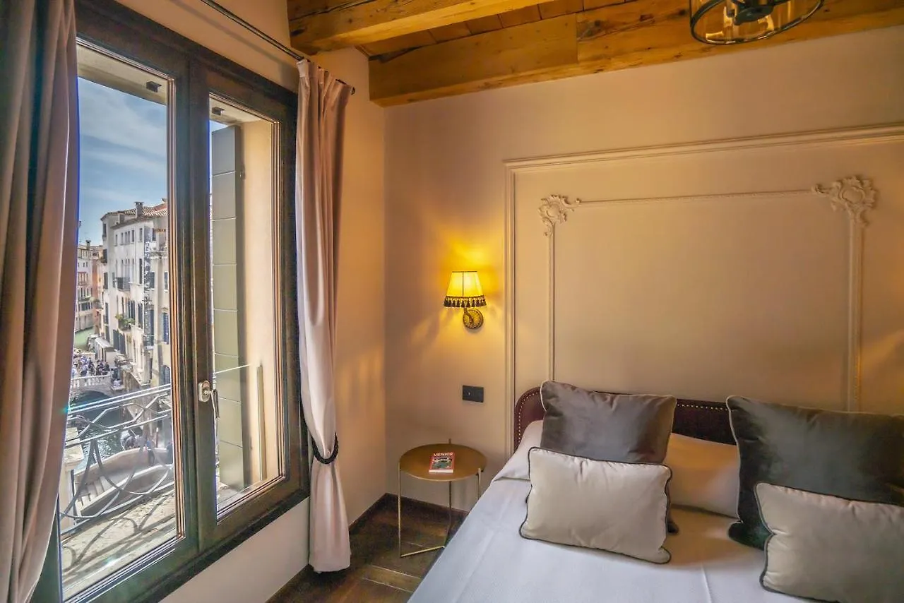 Corte Rubbi 8 Luxury Two-Bedroom Apartment -Dimora Italia - Βενετία