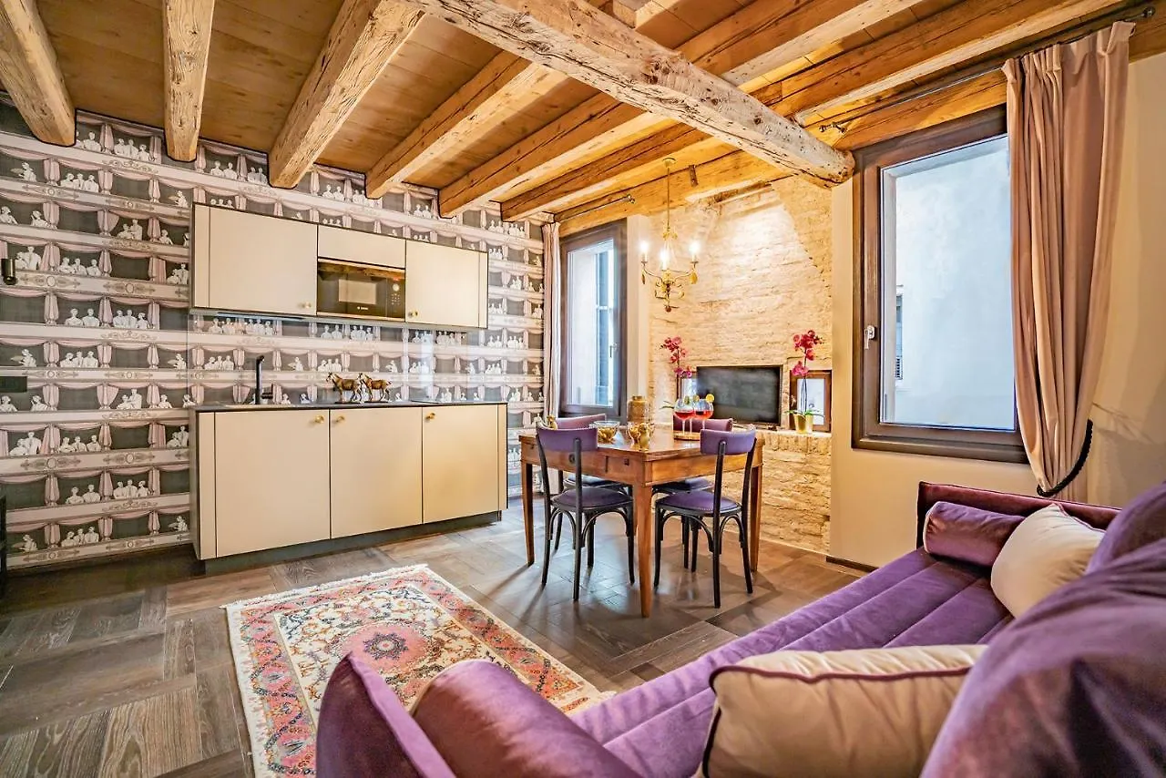 Corte Rubbi 8 Luxury Two-Bedroom Apartment -Dimora Italia - Βενετία 0*,